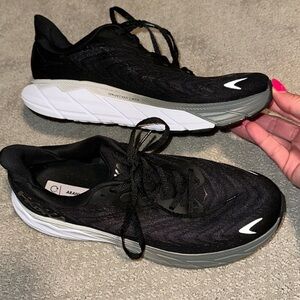 Mint! Hoka “Arahi” Athletic Shoes / Women’s Shoes